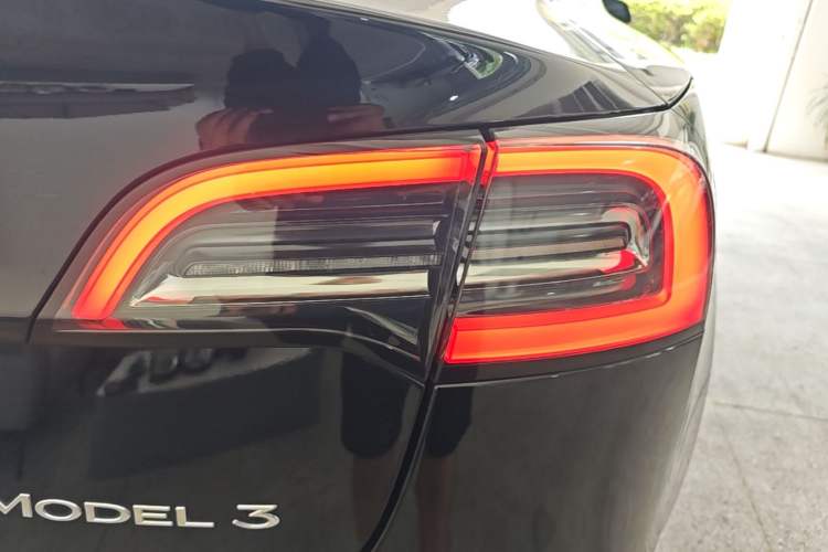 Used Tesla Model 3 2022 Rear-Wheel-Drive Version Right Rear Taillight