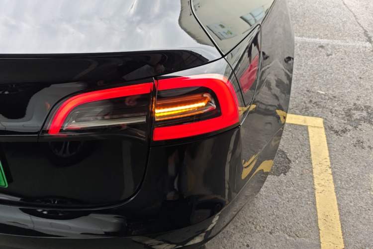 Used Tesla Model 3 2022 Rear-Wheel-Drive Version Right Rear Taillight