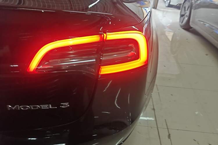 Used Tesla Model 3 2022 Rear-Wheel-Drive Version Right Rear Taillight
