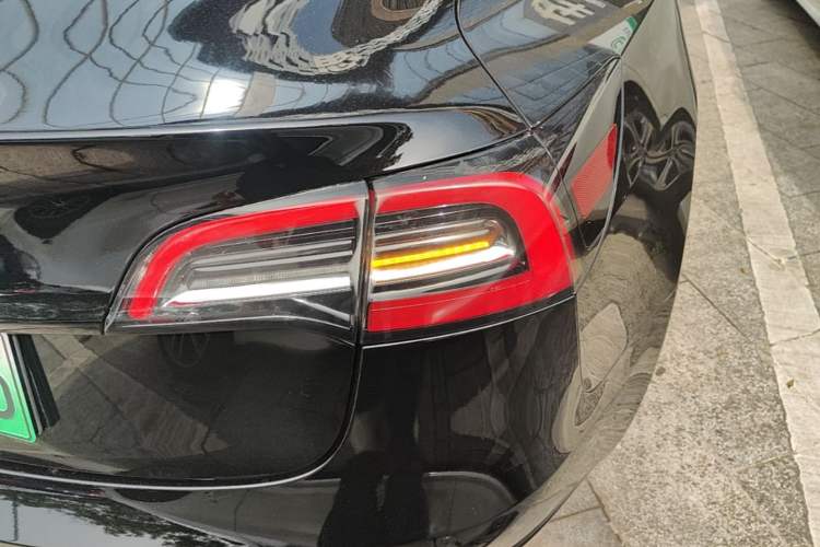 Used Tesla Model 3 2022 Rear-Wheel-Drive Version Right Rear Taillight