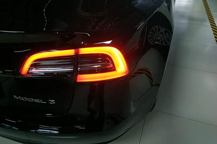 Used Tesla Model 3 2022 Rear-Wheel-Drive Version Right Rear Taillight