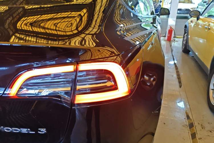 Used Tesla Model 3 2022 Rear-Wheel-Drive Version Right Rear Taillight