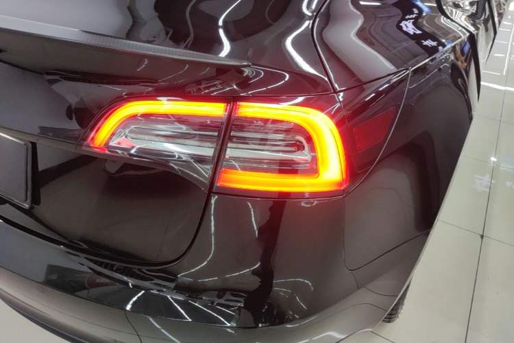 Used Tesla Model 3 2022 Performance High-Performance All-Wheel-Drive Version Right Rear Taillight