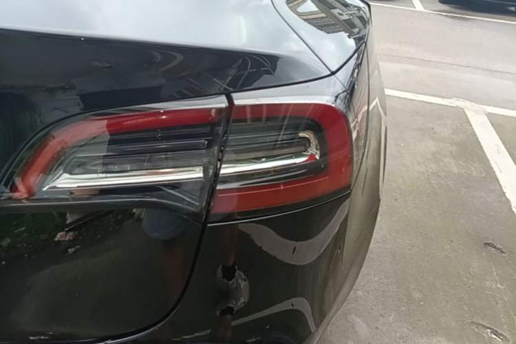 Used Tesla Model 3 2022 Rear-Wheel-Drive Version Right Rear Taillight