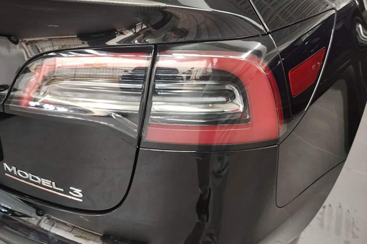 Used Tesla Model 3 2022 Performance High-Performance All-Wheel-Drive Version Right Rear Taillight