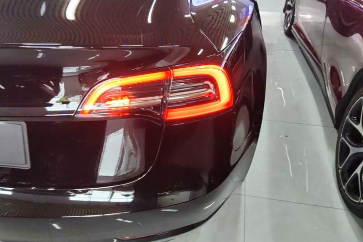 Used Tesla Model 3 2022 Performance High-Performance All-Wheel-Drive Version Right Rear Taillight