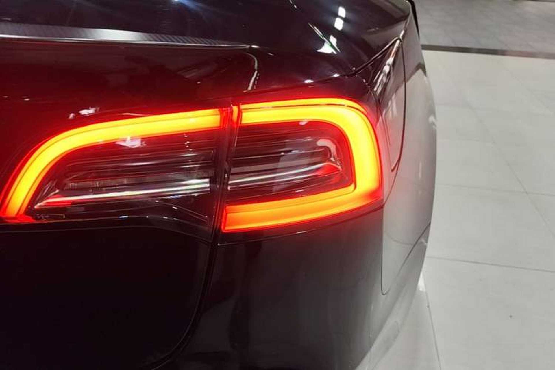 Used Tesla Model 3 2022 Performance High-Performance All-Wheel-Drive Version Right Rear Taillight