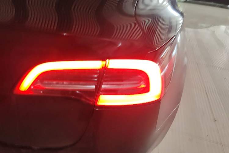 Used Tesla Model 3 2022 Rear-Wheel-Drive Version Right Rear Taillight