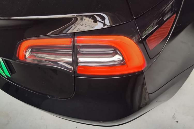 Used Tesla Model 3 2022 Rear-Wheel-Drive Version Right Rear Taillight