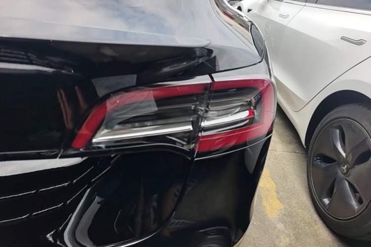 Used Tesla Model 3 2022 Rear-Wheel-Drive Version Right Rear Taillight