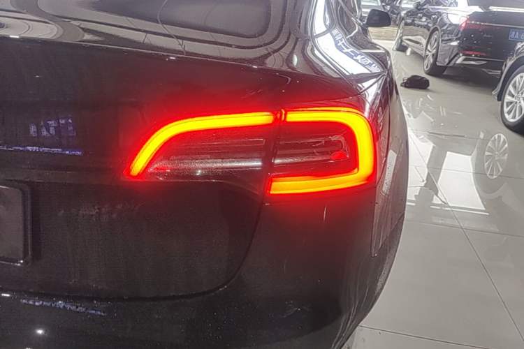 Used Tesla Model 3 2022 Rear-Wheel-Drive Version Right Rear Taillight