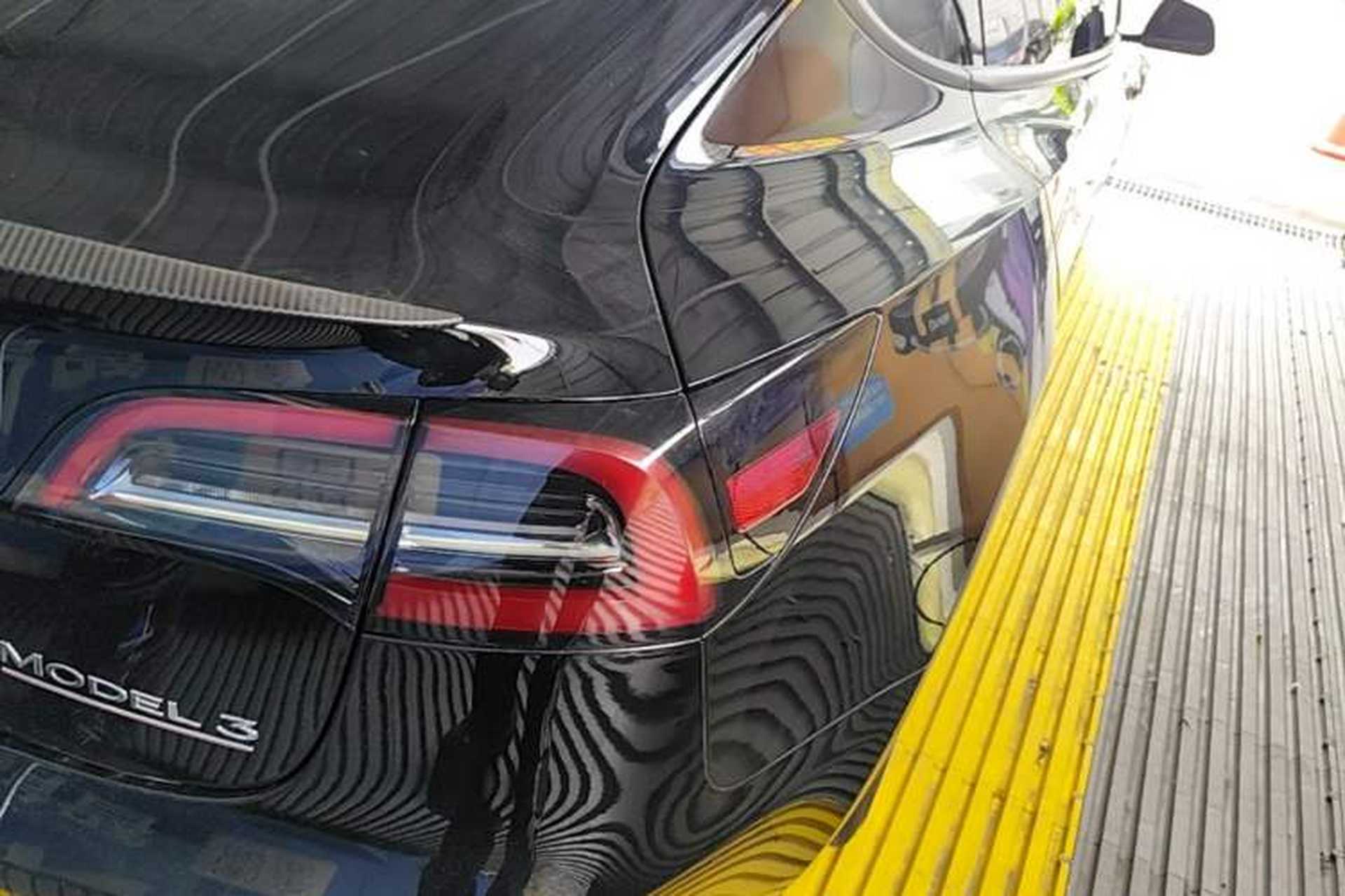 Used Tesla Model 3 2022 Performance High-Performance All-Wheel-Drive Version Right Rear Taillight