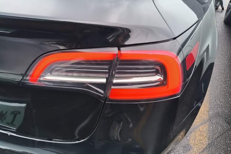 Used Tesla Model 3 2022 Rear-Wheel-Drive Version Right Rear Taillight
