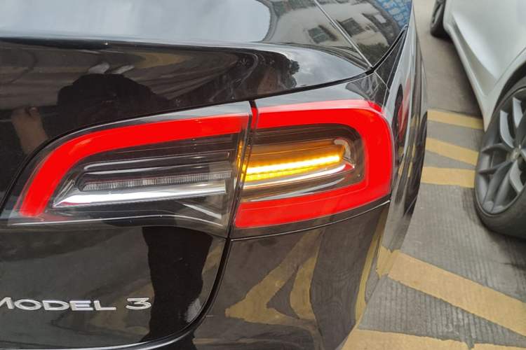 Used Tesla Model 3 2022 Rear-Wheel-Drive Version Right Rear Taillight