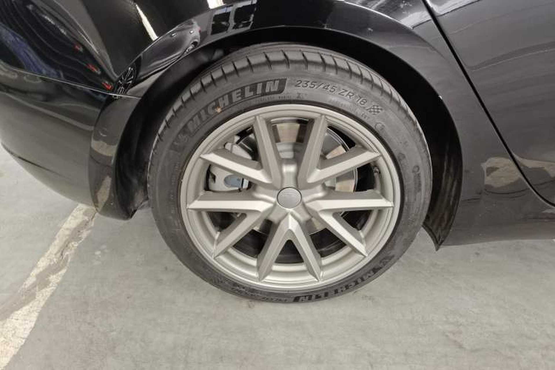 Used Tesla Model 3 2022 Rear-Wheel-Drive Version Right Rear Wheel Hub