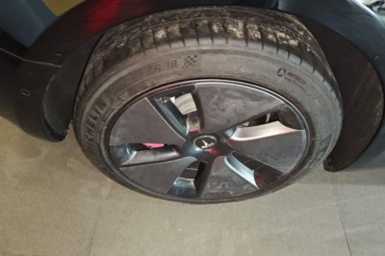 Used Tesla Model 3 2022 Rear-Wheel-Drive Version Right Rear Wheel Hub