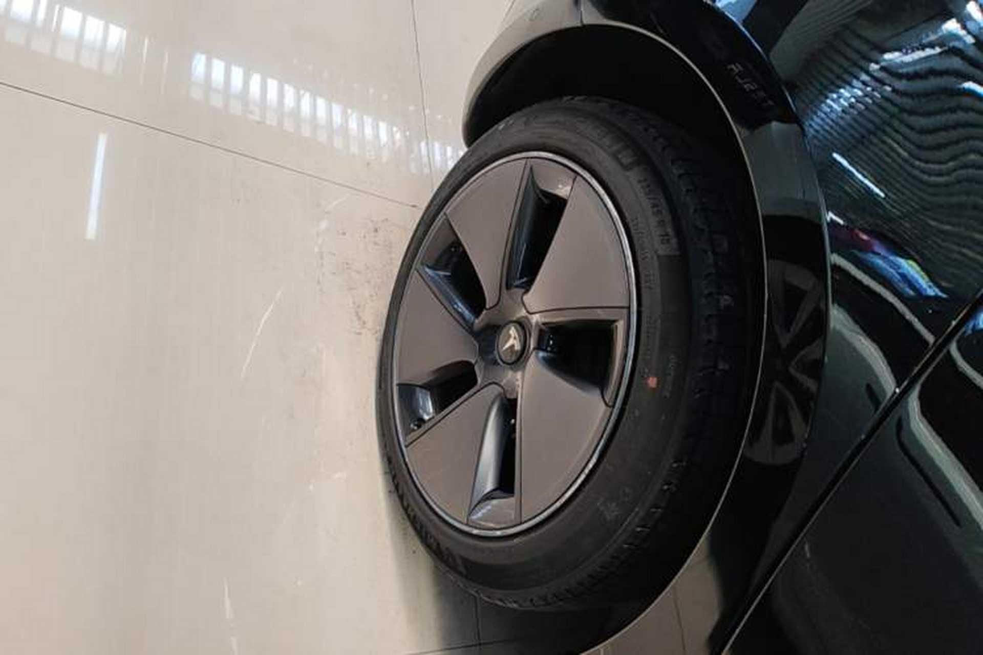 Used Tesla Model 3 2022 Rear-Wheel-Drive Version Right Rear Wheel Hub