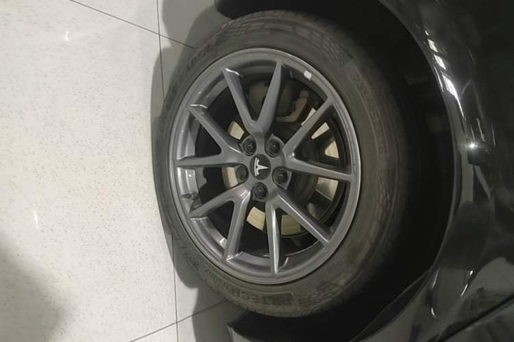 Used Tesla Model 3 2022 Rear-Wheel-Drive Version Right Rear Wheel Hub