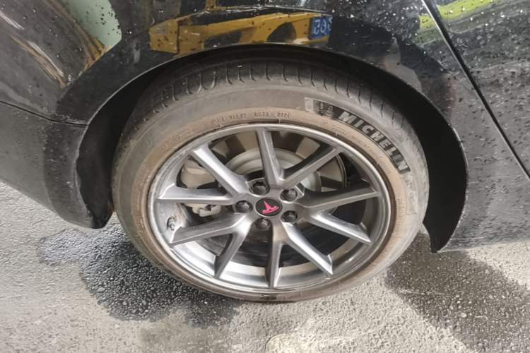 Used Tesla Model 3 2022 Rear-Wheel-Drive Version Right Rear Wheel Hub