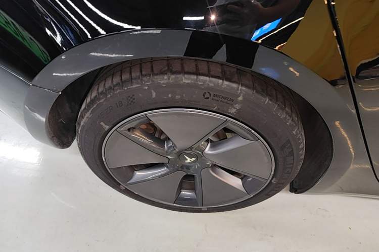Used Tesla Model 3 2022 Rear-Wheel-Drive Version Right Rear Wheel Hub