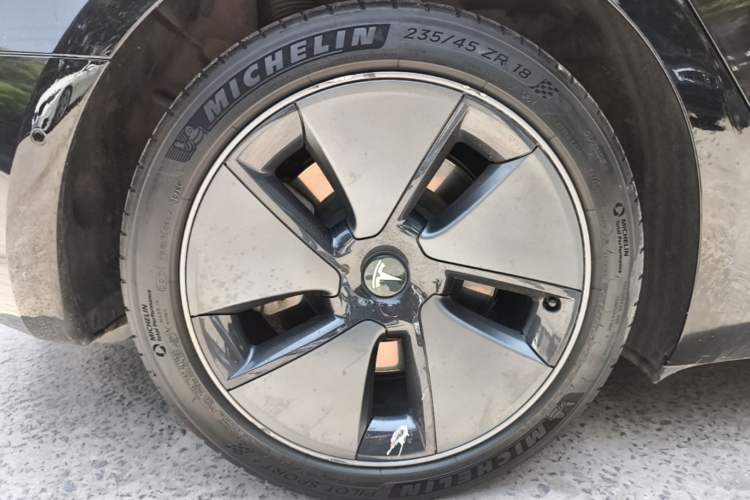 Used Tesla Model 3 2022 Rear-Wheel-Drive Version Right Rear Wheel Hub