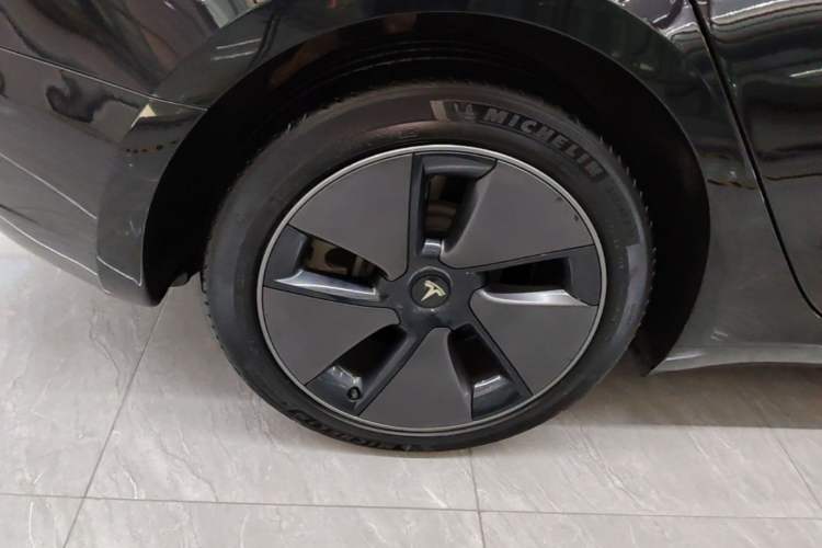 Used Tesla Model 3 2022 Rear-Wheel-Drive Version Right Rear Wheel Hub