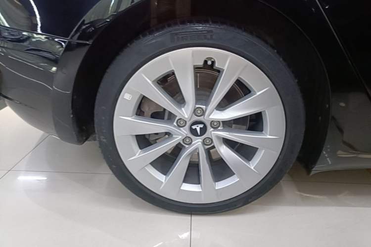 Used Tesla Model 3 2022 Rear-Wheel-Drive Version Right Rear Wheel Hub