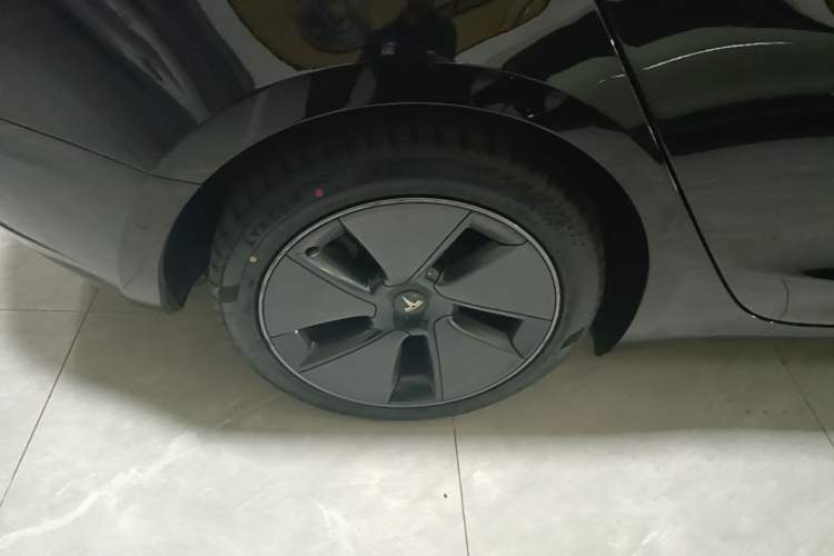 Used Tesla Model 3 2022 Rear-Wheel-Drive Version Right Rear Wheel Hub