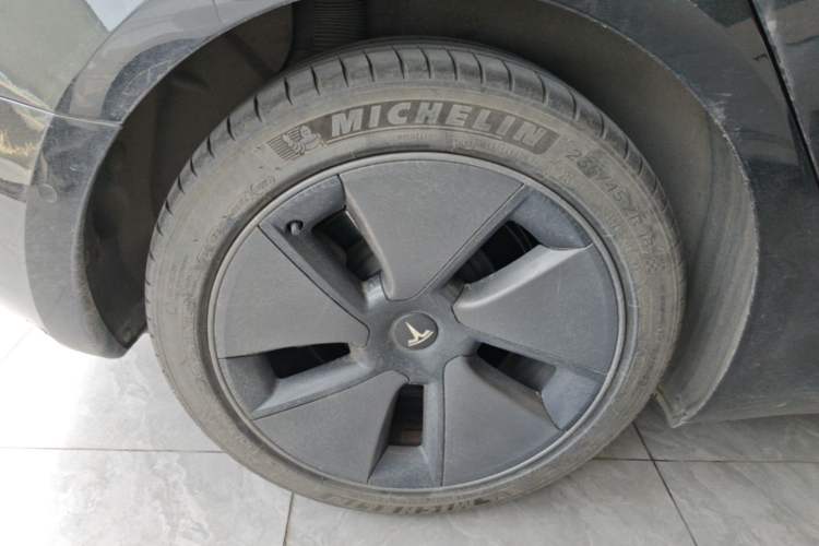 Used Tesla Model 3 2022 Rear-Wheel-Drive Version Right Rear Wheel Hub