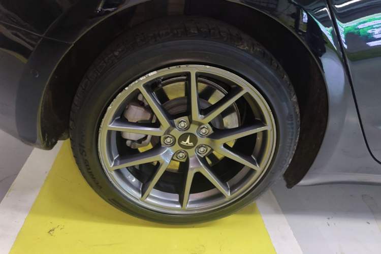 Used Tesla Model 3 2022 Rear-Wheel-Drive Version Right Rear Wheel Hub