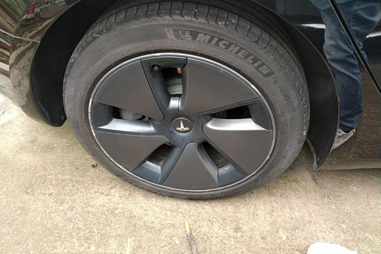 Used Tesla Model 3 2022 Rear-Wheel-Drive Version Right Rear Wheel Hub