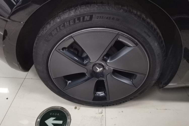 Used Tesla Model 3 2022 Rear-Wheel-Drive Version Right Rear Wheel Hub