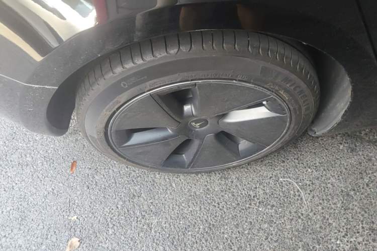 Used Tesla Model 3 2022 Rear-Wheel-Drive Version Right Rear Wheel Hub