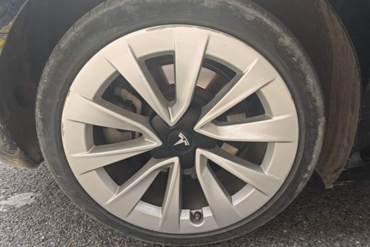 Used Tesla Model 3 2022 Rear-Wheel-Drive Version Right Rear Wheel Hub