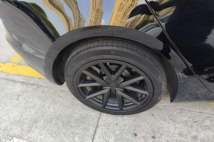 Used Tesla Model 3 2022 Rear-Wheel-Drive Version Right Rear Wheel Hub