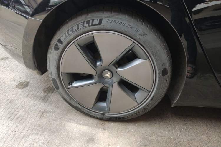 Used Tesla Model 3 2022 Rear-Wheel-Drive Version Right Rear Wheel Hub
