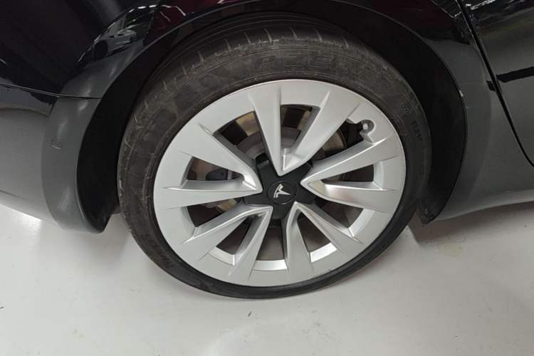 Used Tesla Model 3 2022 Rear-Wheel-Drive Version Right Rear Wheel Hub