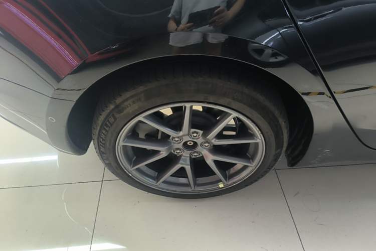 Used Tesla Model 3 2022 Rear-Wheel-Drive Version Right Rear Wheel Hub