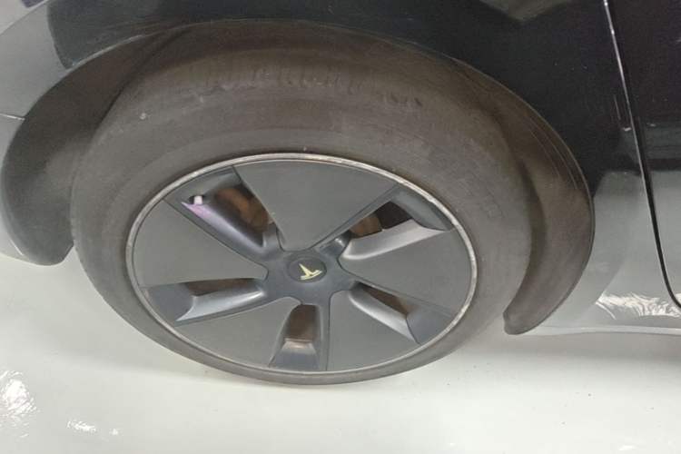 Used Tesla Model 3 2022 Rear-Wheel-Drive Version Right Rear Wheel Hub
