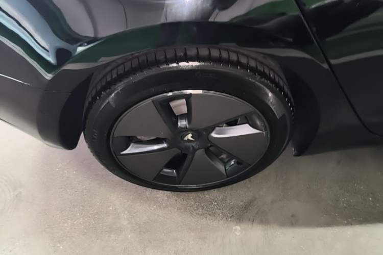Used Tesla Model 3 2022 Rear-Wheel-Drive Version Right Rear Wheel Hub