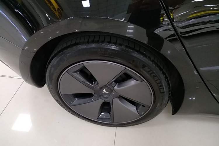 Used Tesla Model 3 2022 Rear-Wheel-Drive Version Right Rear Wheel Hub