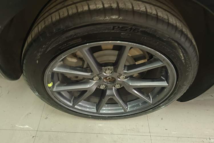 Used Tesla Model 3 2022 Rear-Wheel-Drive Version Right Rear Wheel Hub