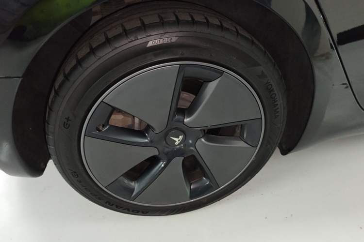 Used Tesla Model 3 2022 Rear-Wheel-Drive Version Right Rear Wheel Hub