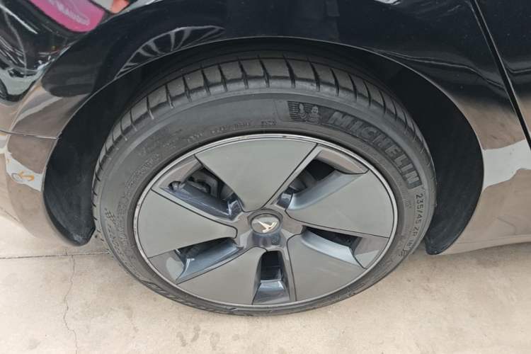 Used Tesla Model 3 2022 Rear-Wheel-Drive Version Right Rear Wheel Hub