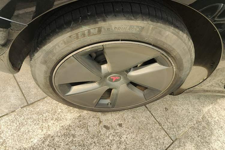 Used Tesla Model 3 2022 Rear-Wheel-Drive Version Right Rear Wheel Hub