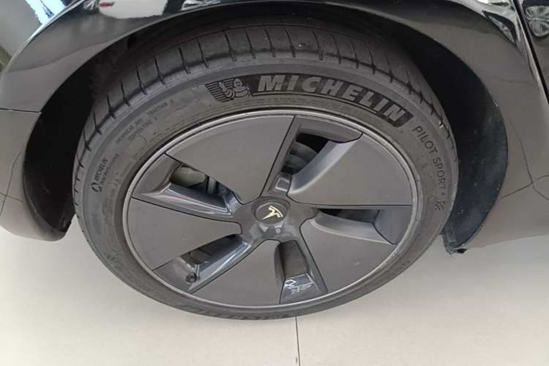 Used Tesla Model 3 2022 Rear-Wheel-Drive Version Right Rear Wheel Hub