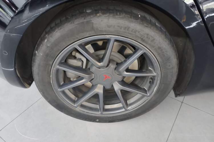 Used Tesla Model 3 2022 Rear-Wheel-Drive Version Right Rear Wheel Hub