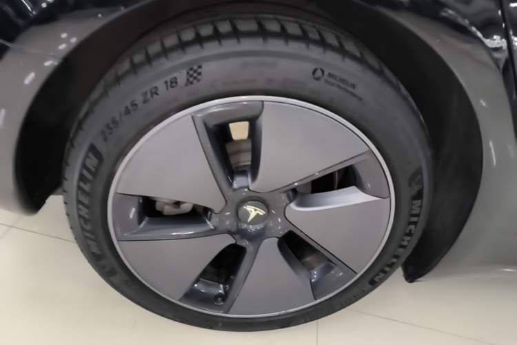 Used Tesla Model 3 2022 Rear-Wheel-Drive Version Right Rear Wheel Hub