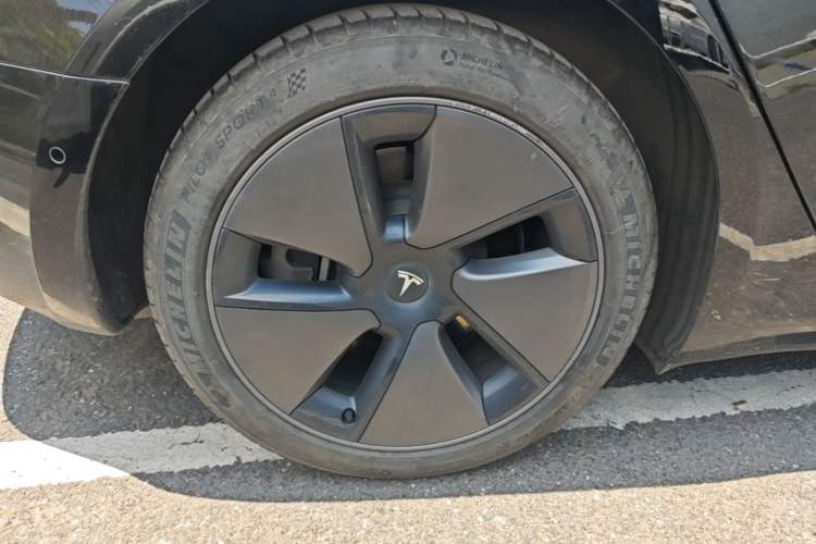 Used Tesla Model 3 2022 Rear-Wheel-Drive Version Right Rear Wheel Hub