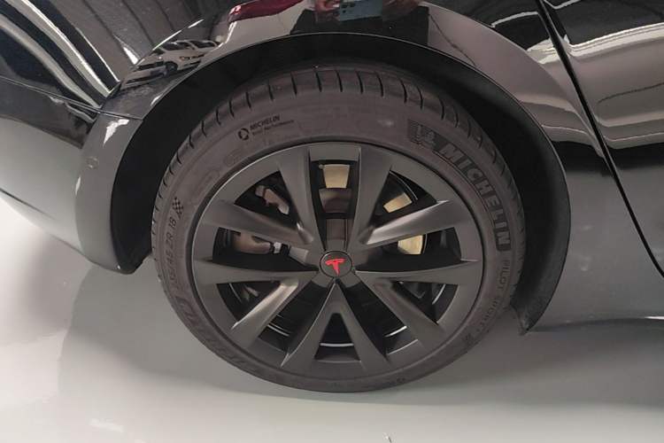 Used Tesla Model 3 2022 Rear-Wheel-Drive Version Right Rear Wheel Hub
